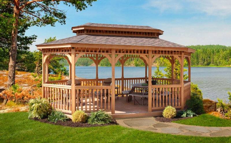 Poolhouse gazebo by the lake